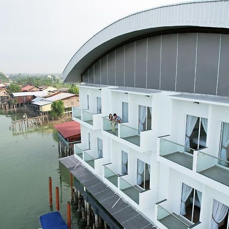 Hotel Le-Shore Kuala Selangor Bagian luar foto