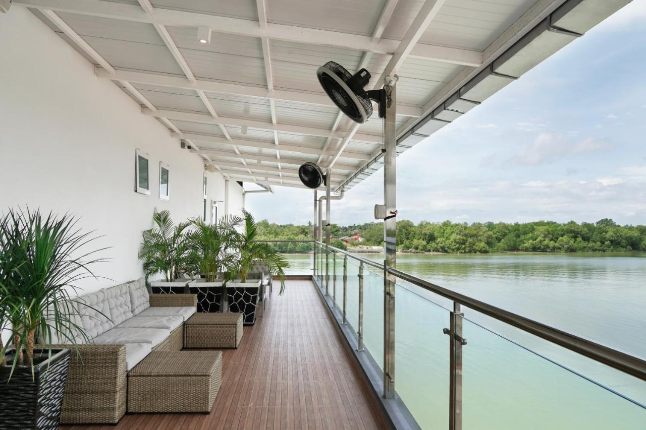 Hotel Le-Shore Kuala Selangor Bagian luar foto